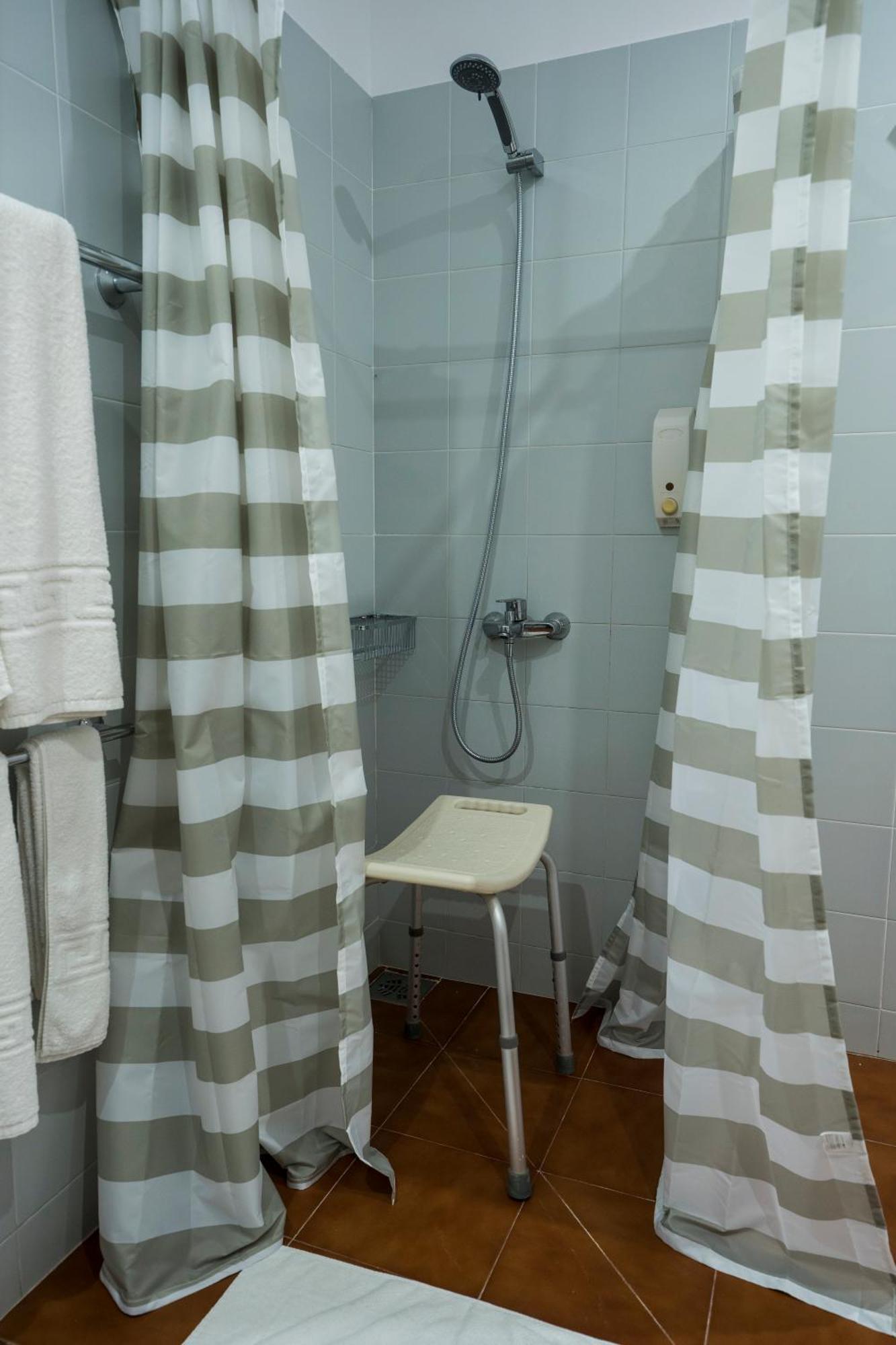 Paratene Ostatu Habitaciones Erandio Dış mekan fotoğraf